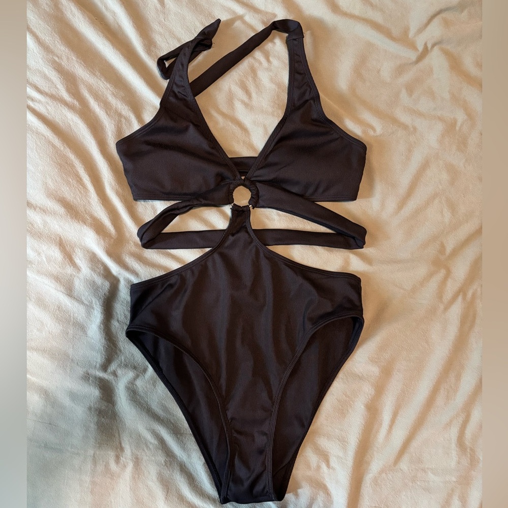 SHEIN Black Cutout One Piece Swimsuit